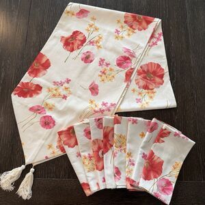 Table Runner & 8 Napkin Set Floral White Red Pink & Yellow Liz Claiborne Spring